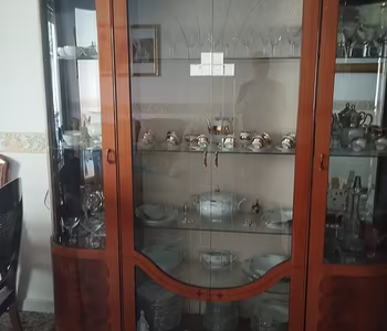 Vetrina tavolo e sedie