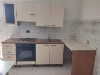 Cucina + divano + specchio da bagno