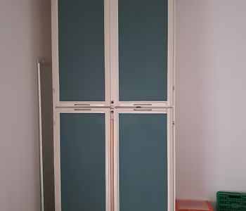 Armadio con ante in velluto