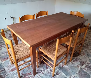 Tavolo con sedie