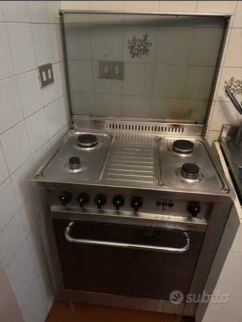 Cucina con forno a gas