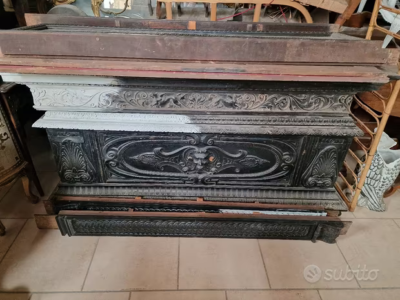 Vetrina da restaurare