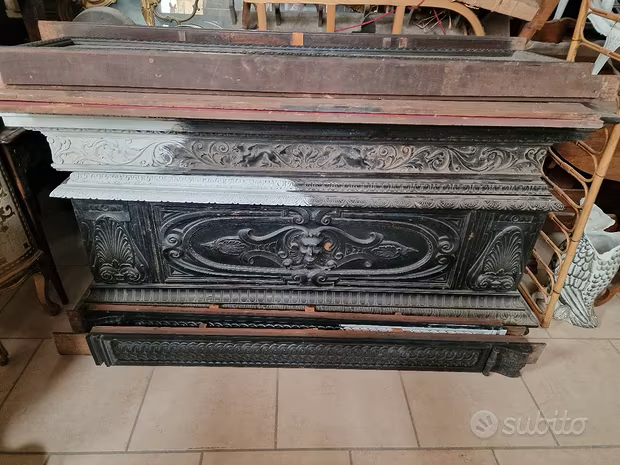 Vetrina da restaurare