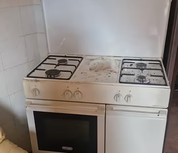 Cucina + Frigorifero + Divano + Credenza