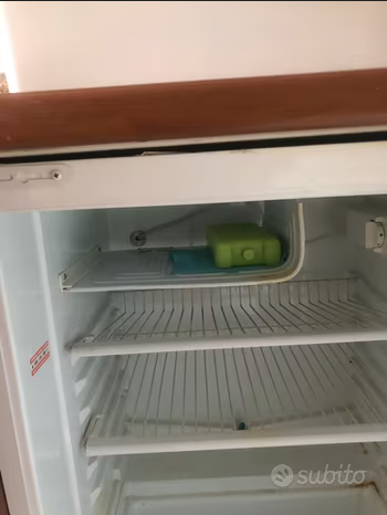 Frigo piccolo da incasso