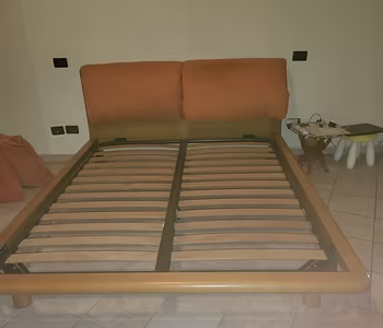 Letto matrimoniale con rete a doghe