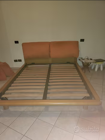 Letto matrimoniale con rete a doghe