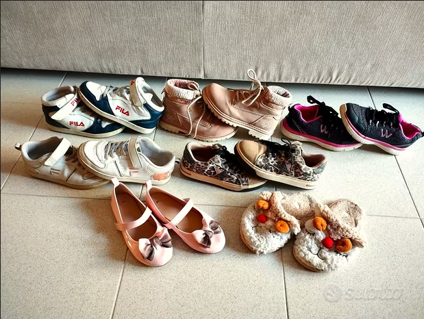 Scarpe, abbigliamento e zaino per bimba 7/8